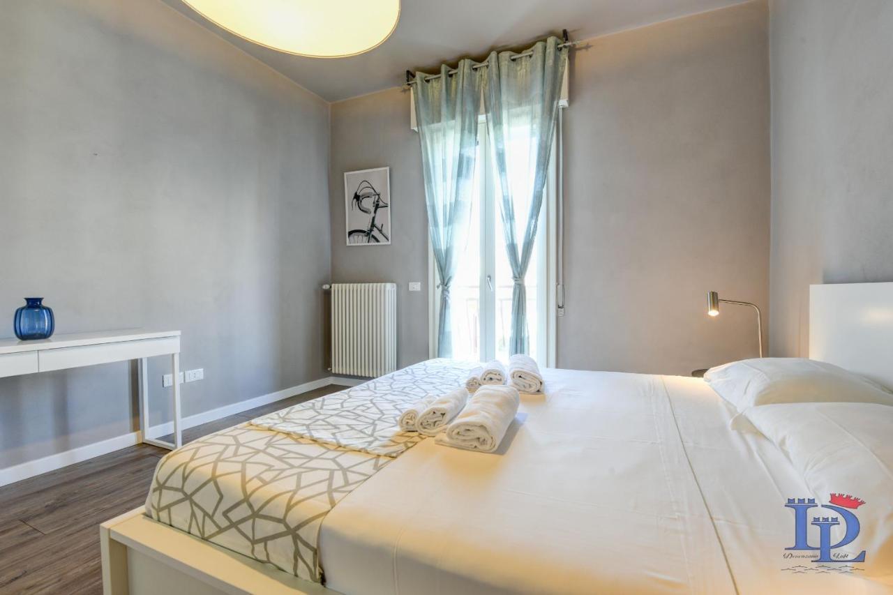 Desenzanoloft Official Partner Marriott Homes & Villas - Bacco Family Apartment Desenzano del Garda Kültér fotó