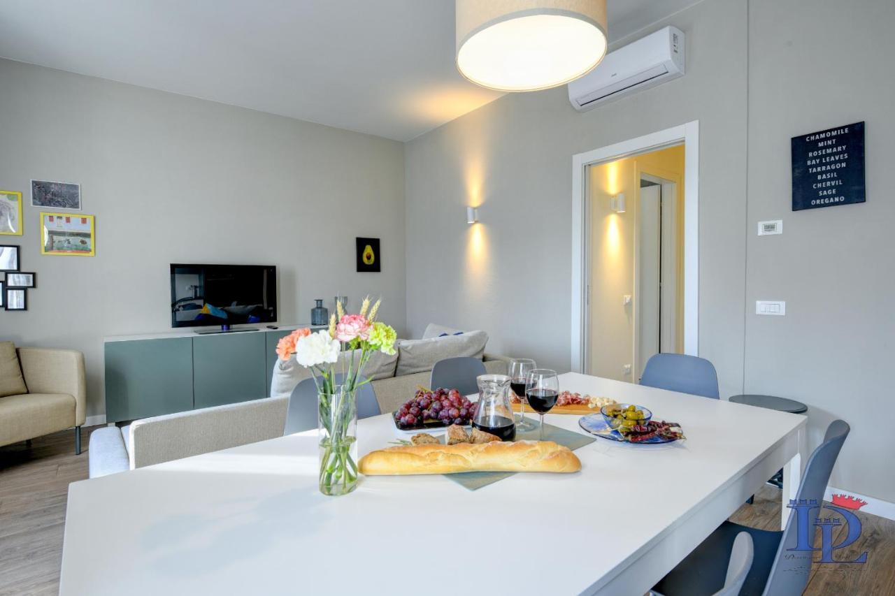 Desenzanoloft Official Partner Marriott Homes & Villas - Bacco Family Apartment Desenzano del Garda Kültér fotó