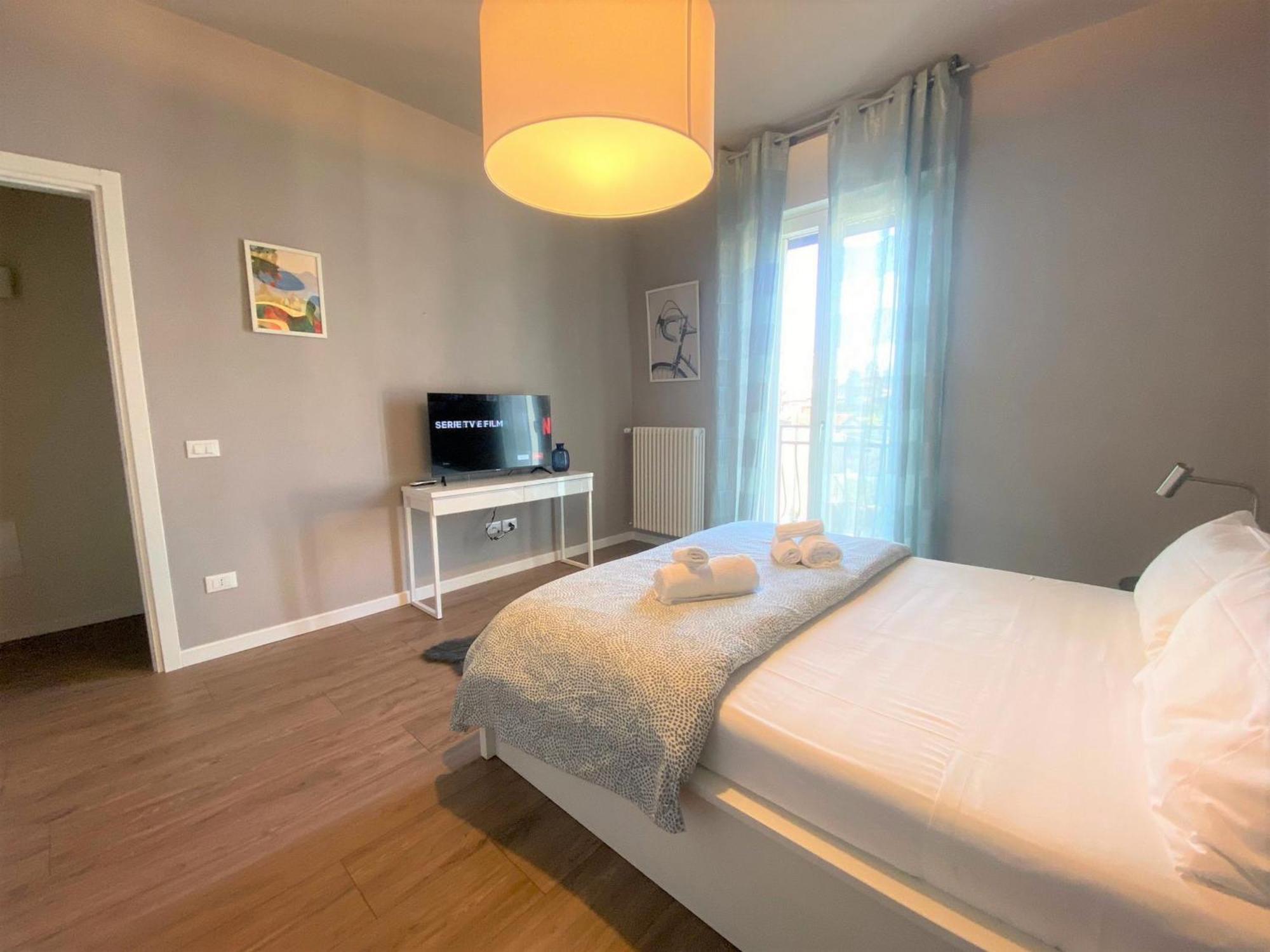 Desenzanoloft Official Partner Marriott Homes & Villas - Bacco Family Apartment Desenzano del Garda Kültér fotó