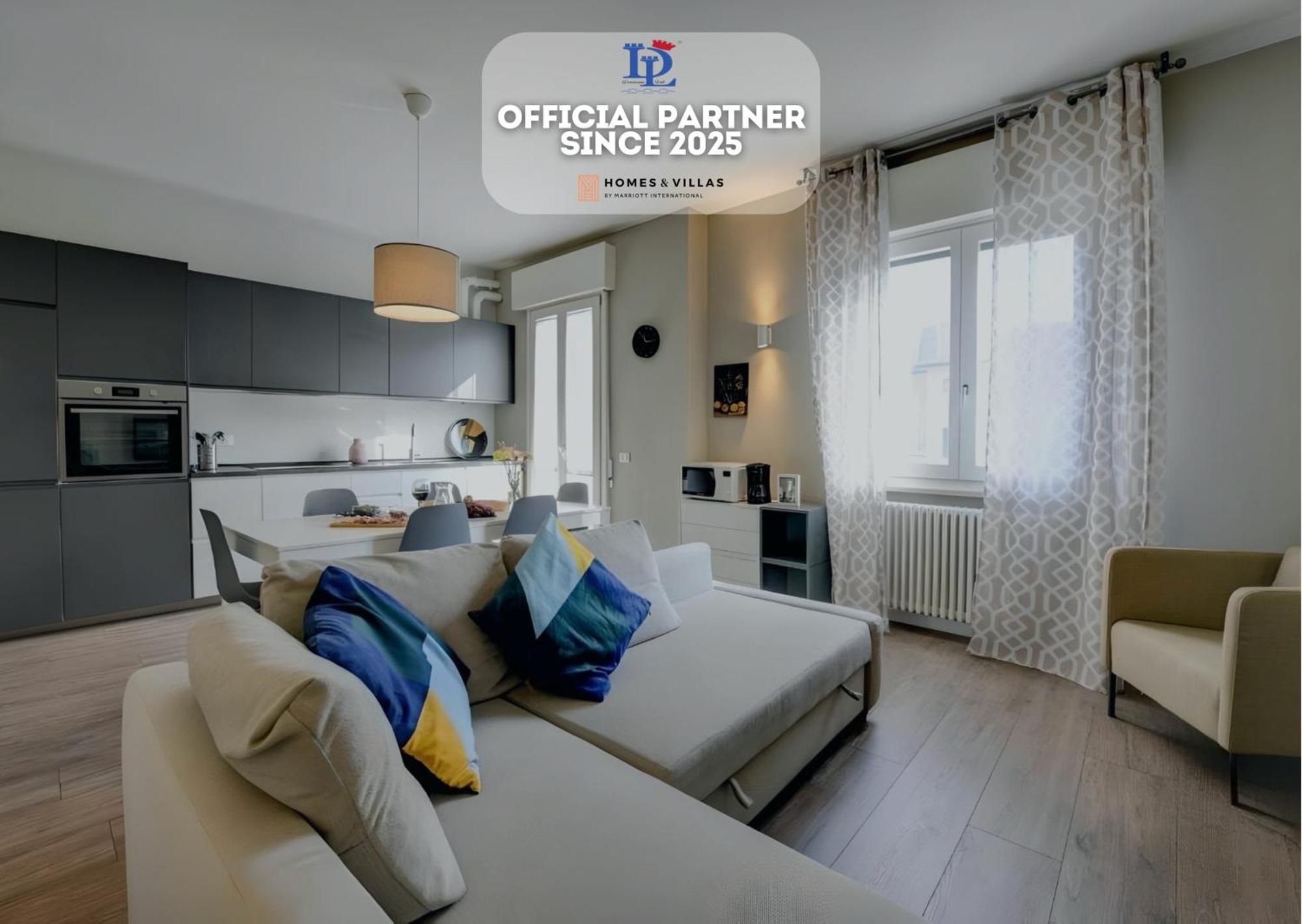 Desenzanoloft Official Partner Marriott Homes & Villas - Bacco Family Apartment Desenzano del Garda Kültér fotó